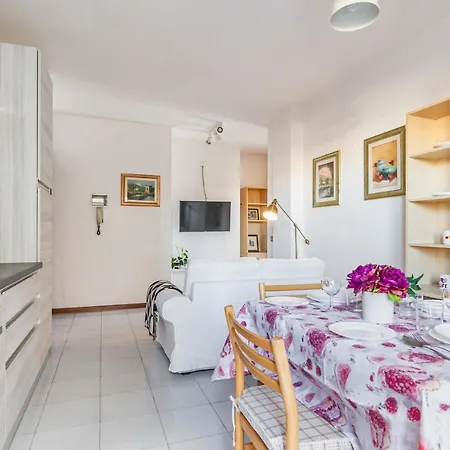 Cozy Near The Hospital With 2 Balconies! Apartment Pisa