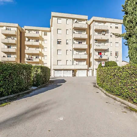Cozy Near The Hospital With 2 Balconies! Apartment *